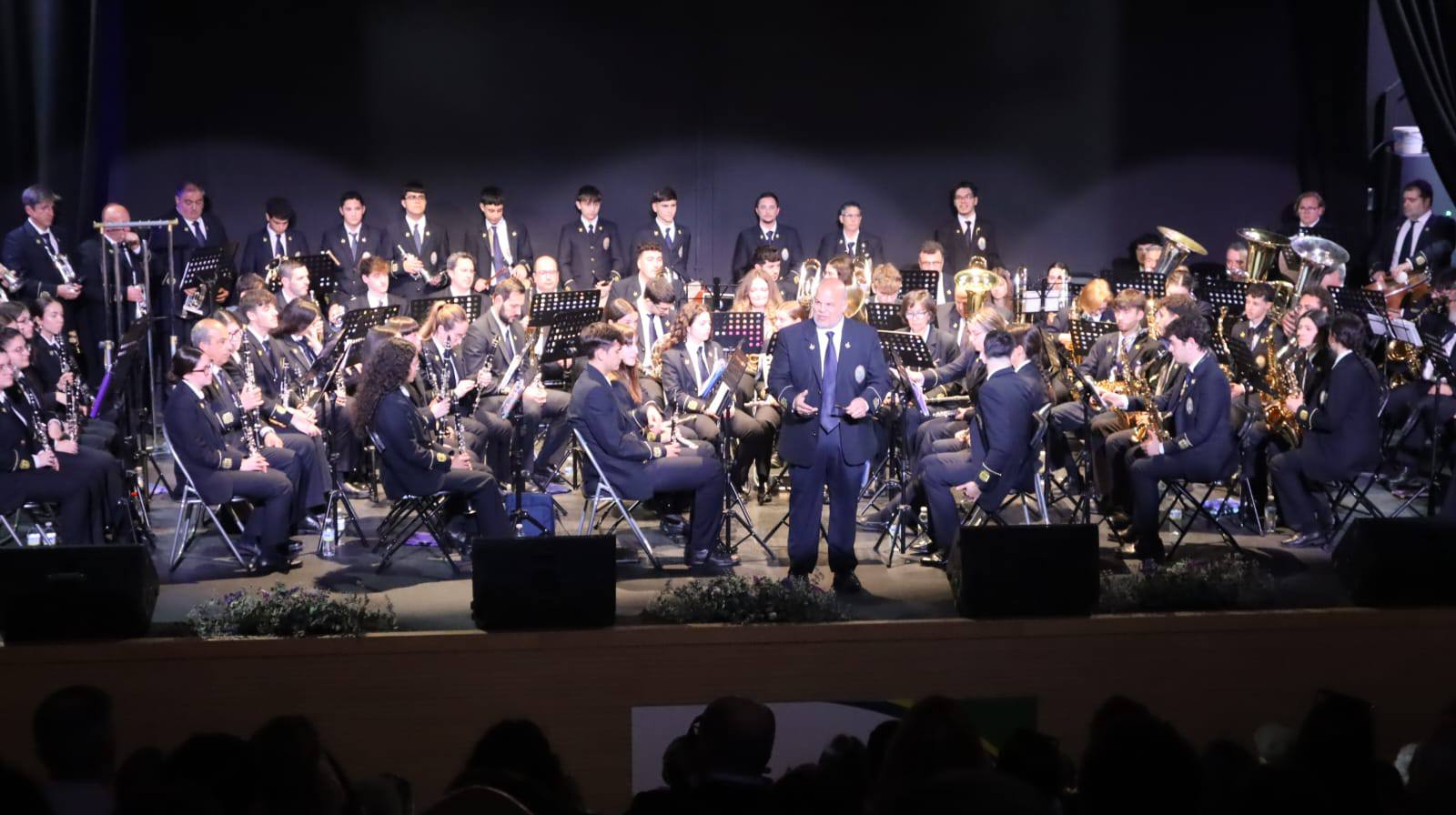 Marchas que emocionan: la Banda Cristo del Perdón conquista Palomares del Río