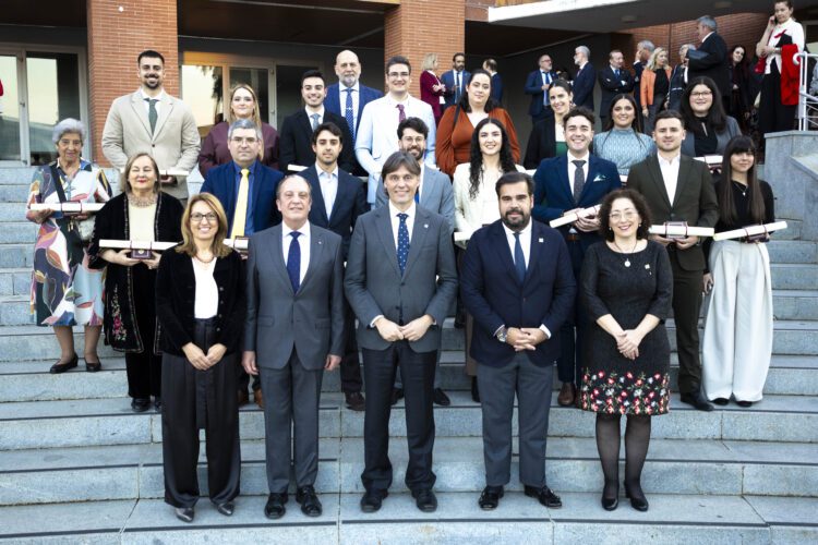 La Universidad Pablo de Olavide y la Real Maestranza premian a los mejores expedientes académicos