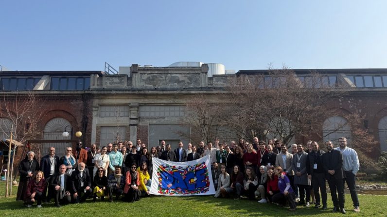 Dos jóvenes de Sevilla participaron en el encuentro mundial sobre diálogo interreligioso celebrado en Turín