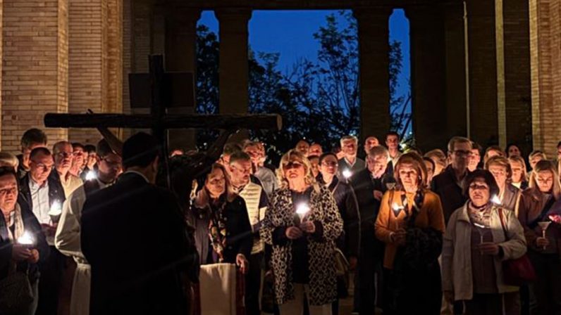 Cursillos de Cristiandad ofreció un viacrucis por los cristianos perseguidos y necesitados en el mundo