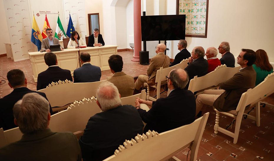 Junta y comunidades de regantes de Córdoba analizan la situación de las explotaciones agrarias