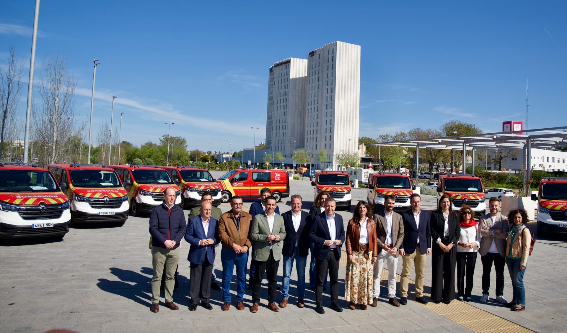 La Diputación de Sevilla incorpora 10 nuevas furgonetas al Sistema Provincial de Bomberos