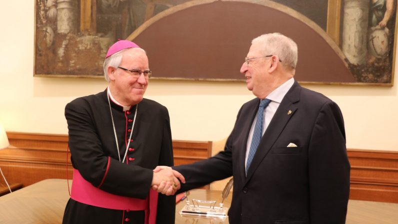 Archidiócesis y Consejo de Hermandades renuevan el acuerdo de uso y disfrute de la sede de la calle San Gregorio