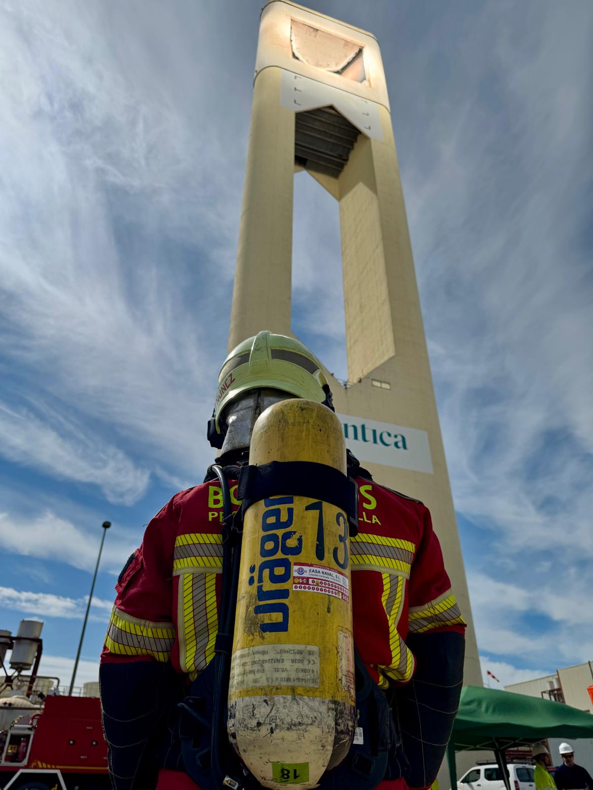 Bomberos del Consorcio Provincial participan en un simulacro del Plan de Emergencia de la planta termosolar Solnova