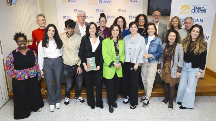 El grupo GIAS presenta una obra colectiva sobre los retos éticos de la investigación en Ciencias Sociales   La publicación, coordinada por Teresa Terrón, Victoria Pérez de Guzmán, Teresa Rebolledo y Rocío Rodríguez, ofrece una reflexión teórica y práctica sobre los principios éticos que deben guiar la investigación en Ciencias Sociales, con especial atención a la protección de los derechos humanos y al trabajo con personas en situación de vulnerabilidad