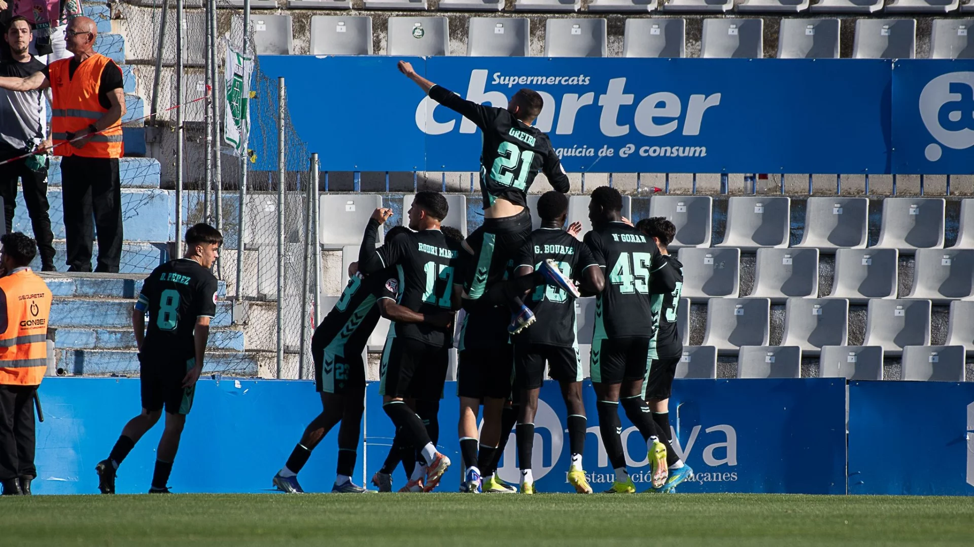 CRÓNICA | El Betis Deportivo vence en Sabadell y se aferra a la permanencia (1-3)