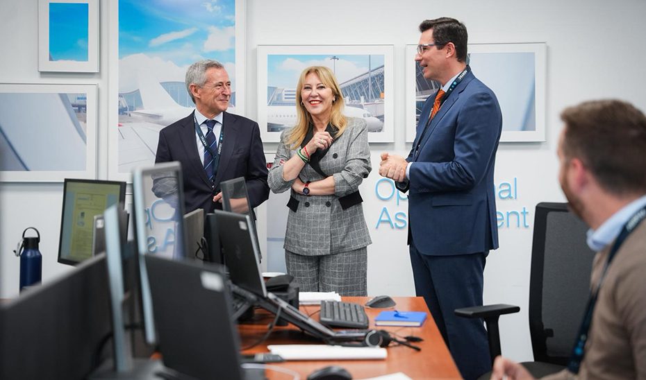 Economía destaca la tecnología de la industria aeronáutica como eje del crecimiento de Andalucía