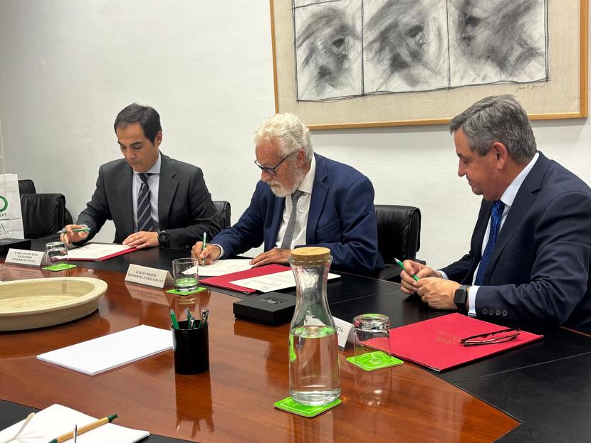 El Defensor del Pueblo Andaluz y el IAAP firman un convenio específico para reforzar la formación del personal de la institución