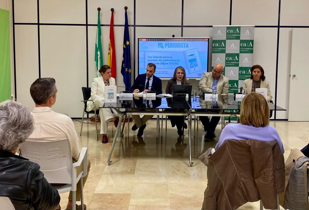 Presentación del libro ‘Yo periodista’ en el CAA