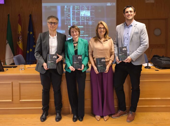 Presentación de libro ‘Bilingual Academic Language’ de los profesores de la UPO Francisco Lorenzo y Adrián Granados   La obra aborda distintos aspectos de sociología del lenguaje como el multilingüismo social, lengua y equidad o políticas lingüísticas