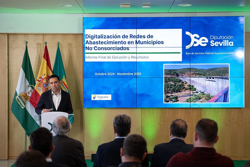 Gonzalo Domínguez comparte las políticas en materia de aguas de la Diputación de Sevilla en unas jornadas de la FAMP