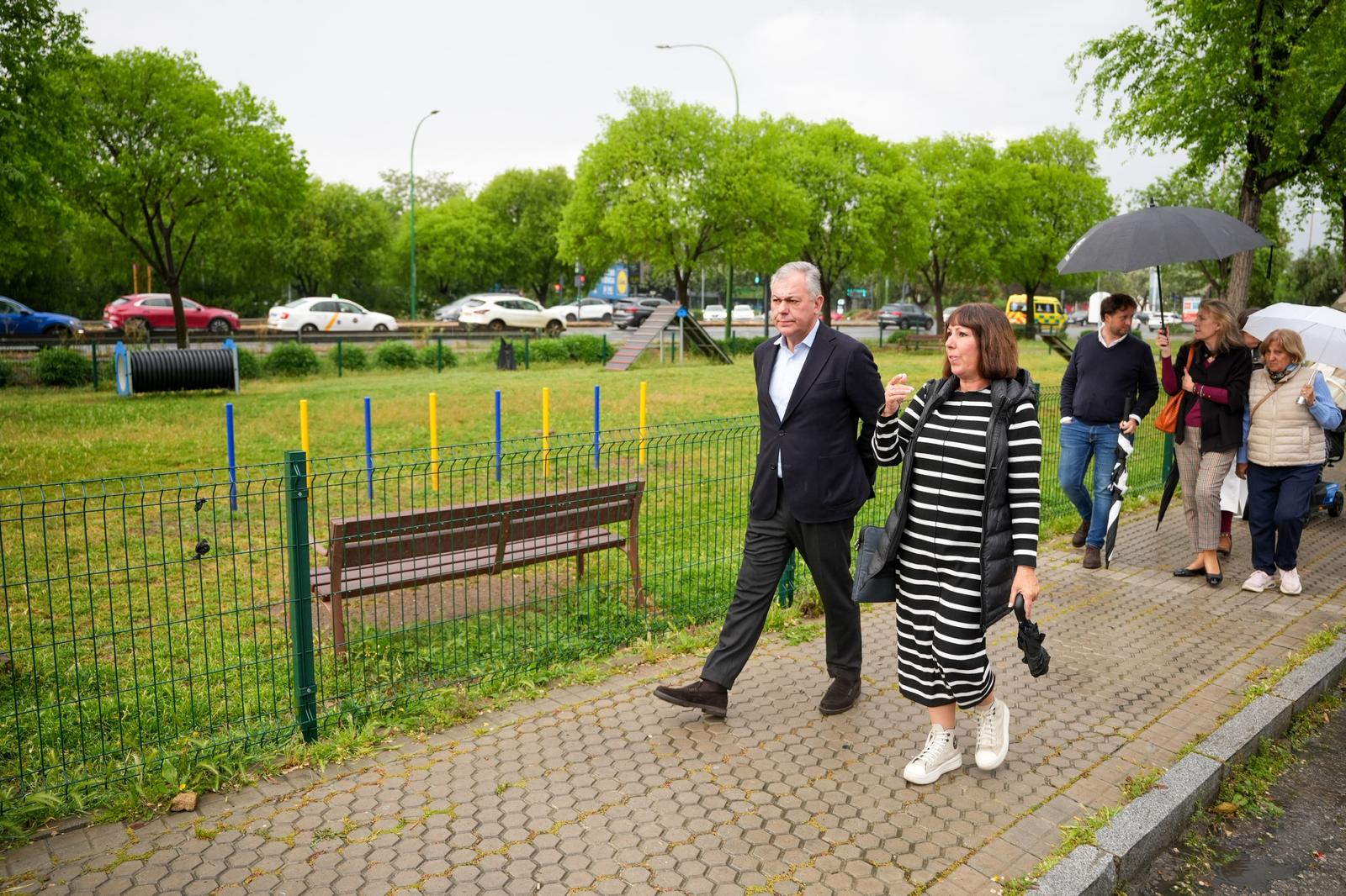 El Ayuntamiento construye un nuevo gran parque canino en Gran Vía y Santa Clara, en el Distrito San Pablo-Santa Justa
