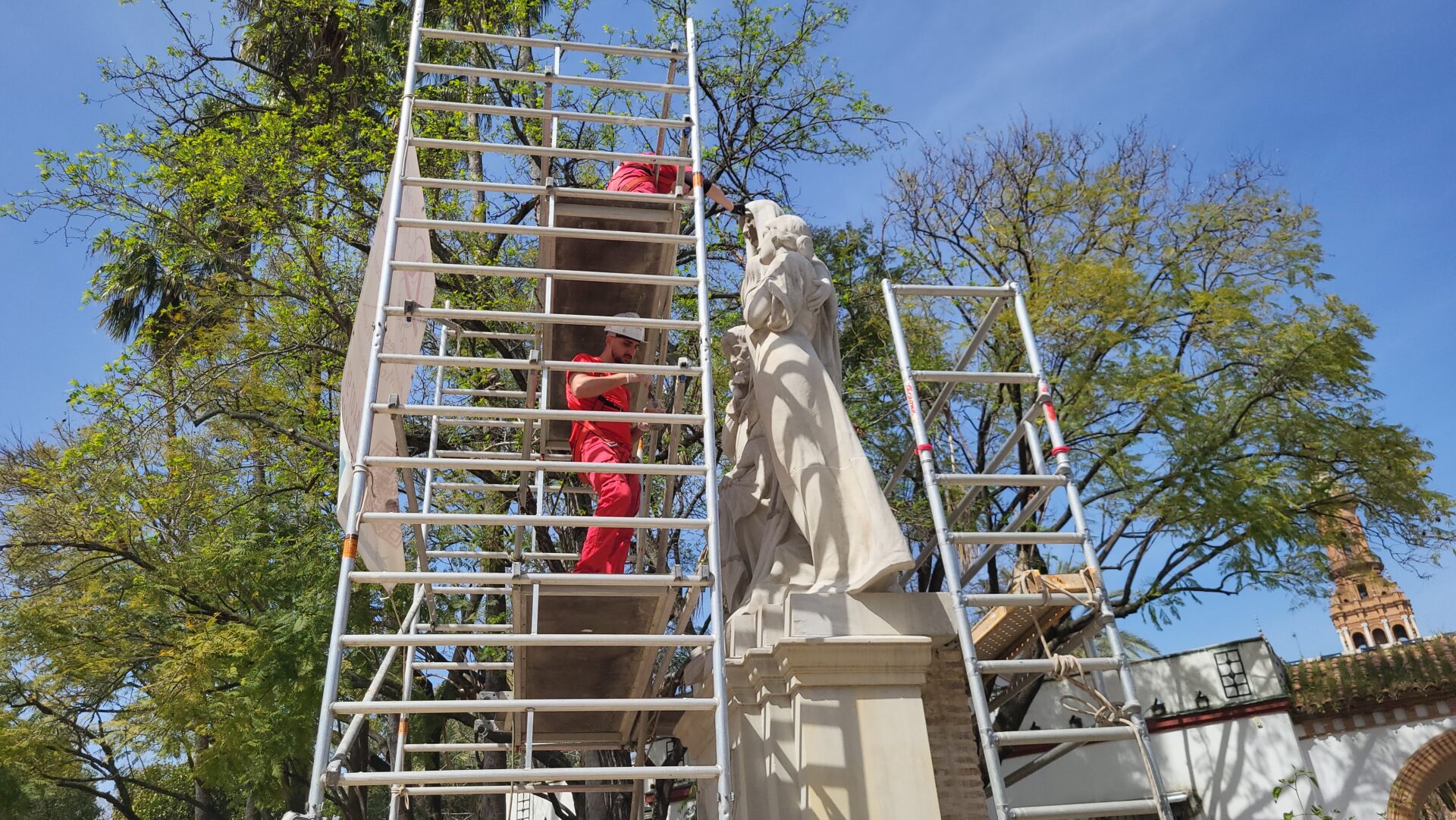 El Ayuntamiento finaliza la restauración de la Plaza de Covadonga en el Parque de María Luisa
