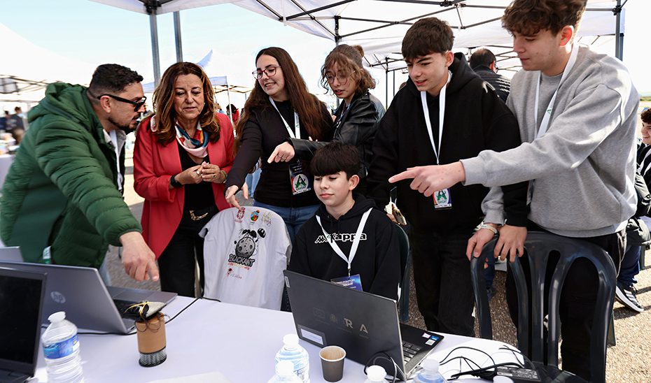 Más de un centenar de equipos andaluces participan en el programa CanSat de la Agencia Espacial Europea