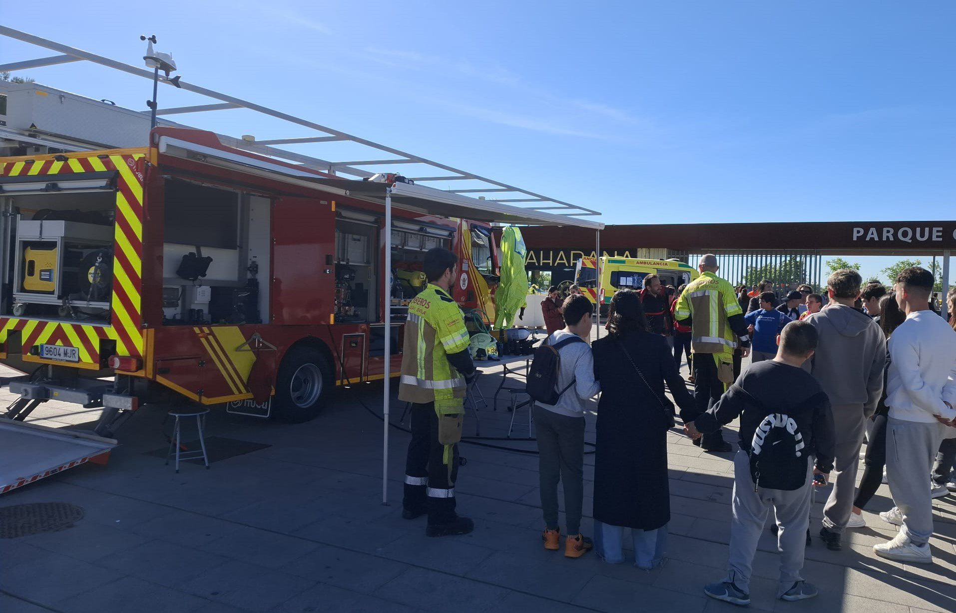 Bomberos del Consorcio acercan la cultura de la prevención a los más jóvenes, en la IV Quedada de las ‘Aulas vitamina’ celebrada en Mairena del Aljarafe