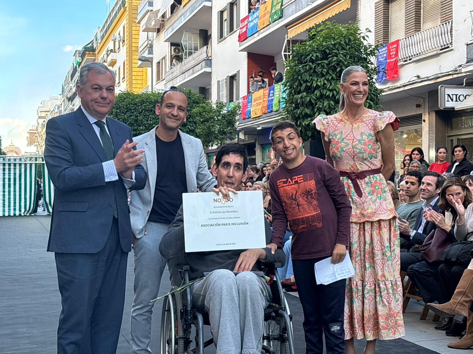 El alcalde destaca “Los Remedios se viste de Feria” como evento imprescindible como antesala de la Feria de Abril que impulsa el comercio de barrio