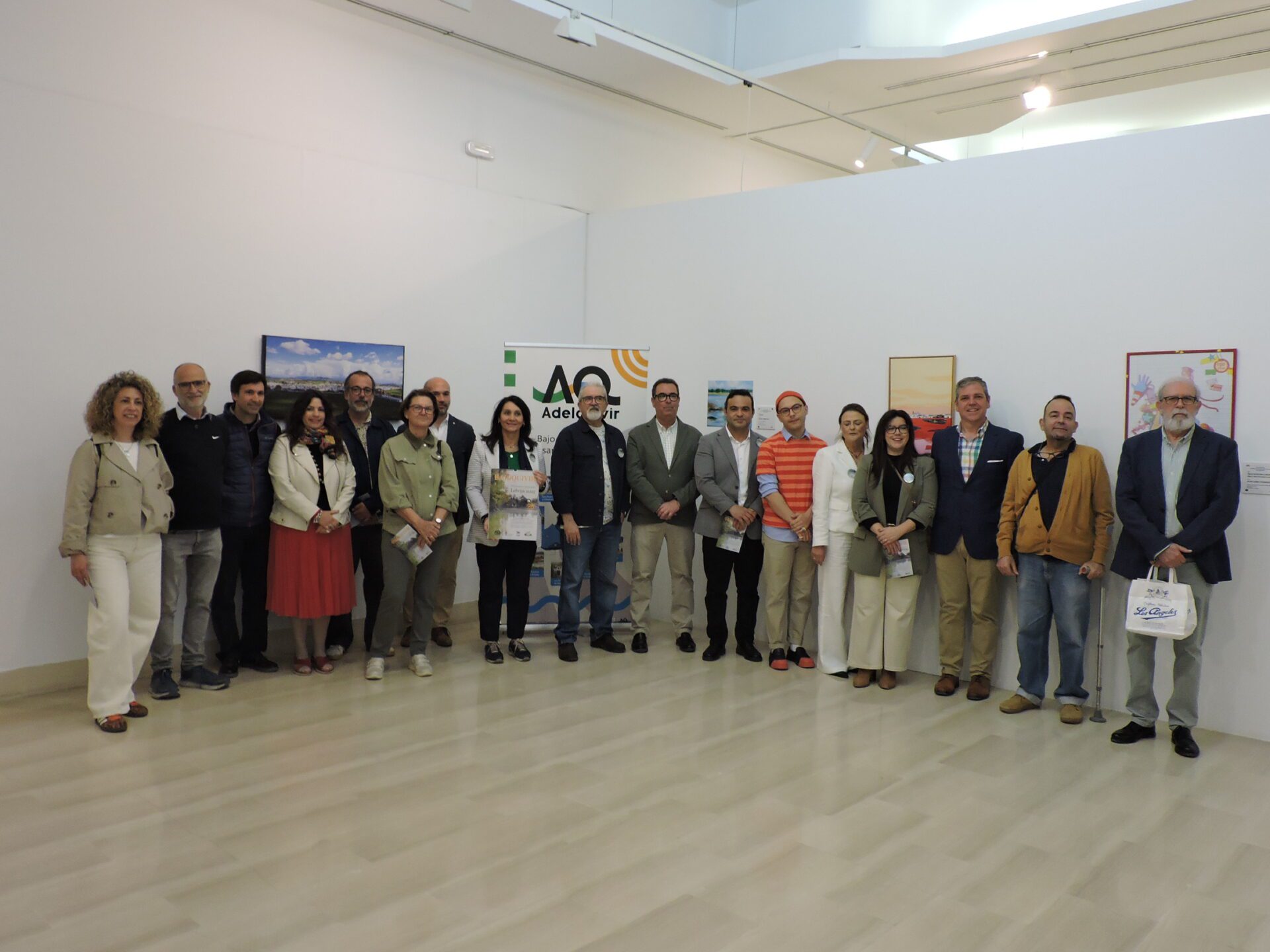 La exposición ‘Bajoquivir’ lleva a la Casa de la Provincia de la Diputación creación artística e identidad cultural del Bajo Guadalquivir