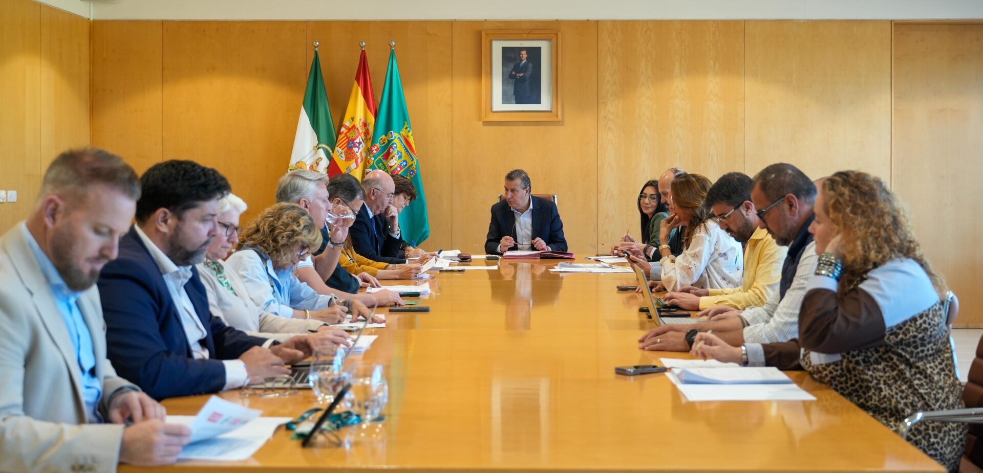 El Ayuntamiento de Écija delega en el OPAEF las competencias censales, de gestión del IVTM y la potestad sancionadora por infracciones de tráfico