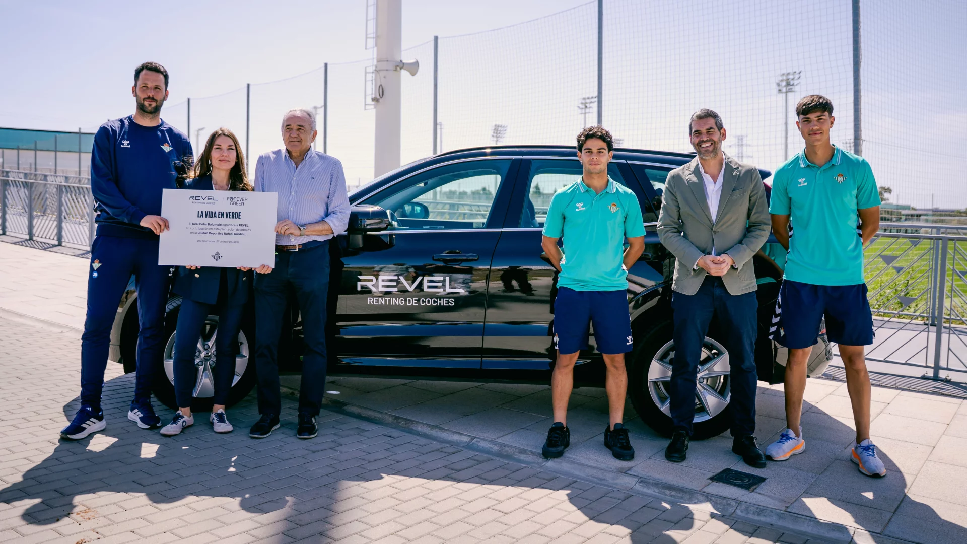 El Real Betis y Revel crean una zona de arbolado en la Ciudad Deportiva Rafael Gordillo