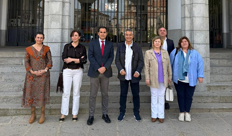 Nieto analiza el reto demográfico de Los Pedroches con los alcaldes de Hinojosa del Duque y Peñarroya