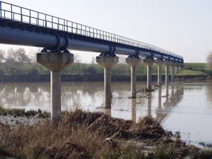 Aguas del Huesna licita las obras de renovación del tramo de la red de alta presión desde el río Guadalquivir hasta El Granadillo, en términos de Villanueva del Río y Minas y Tocina