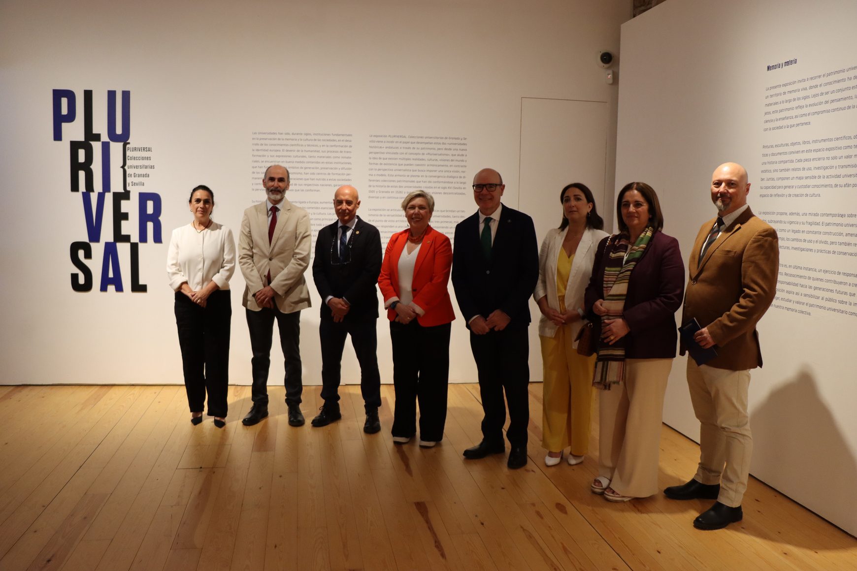 La exposición ‘Pluriversal’ exhibe el patrimonio universitario de Granada y Sevilla