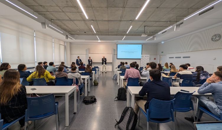 La certificación CFA, el pasaporte global hacia la excelencia en las finanzas en la Universidad Loyola