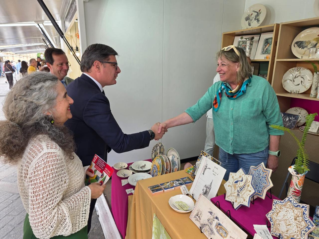 El Ayuntamiento impulsa el talento artesano local con la inauguración de la 17.ª Feria de Artesanía Creativa “Hecho en Sevilla” en su edición de primavera