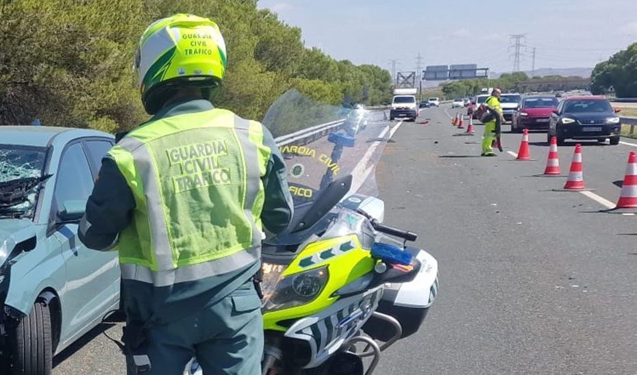 Un fallecido y un herido grave en una colisión múltiple en la autovía A-49 en Ayamonte (Huelva)