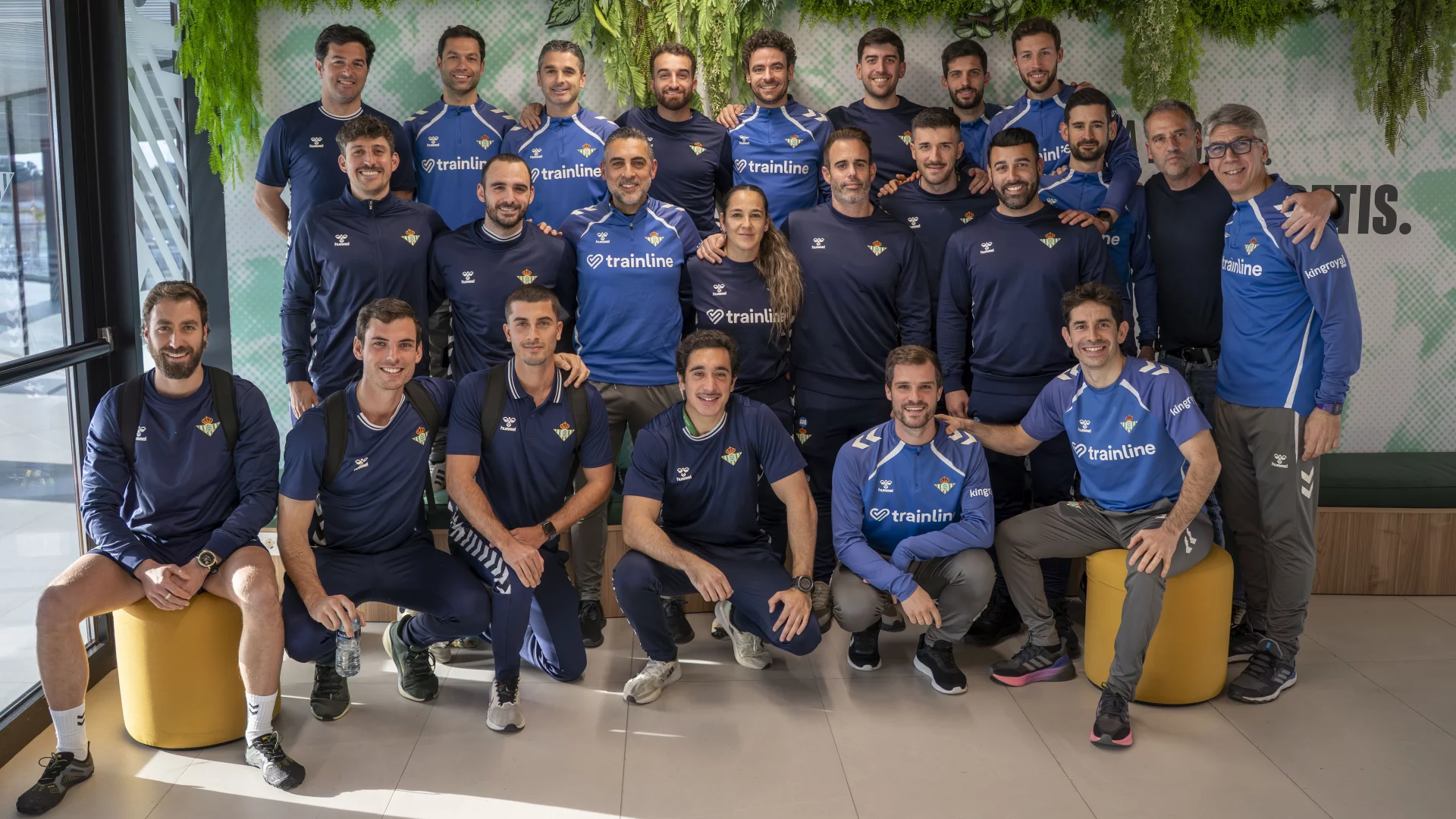 Los Servicios Médicos del Real Betis impulsan un programa de sesiones clínicas para reforzar la excelencia profesional