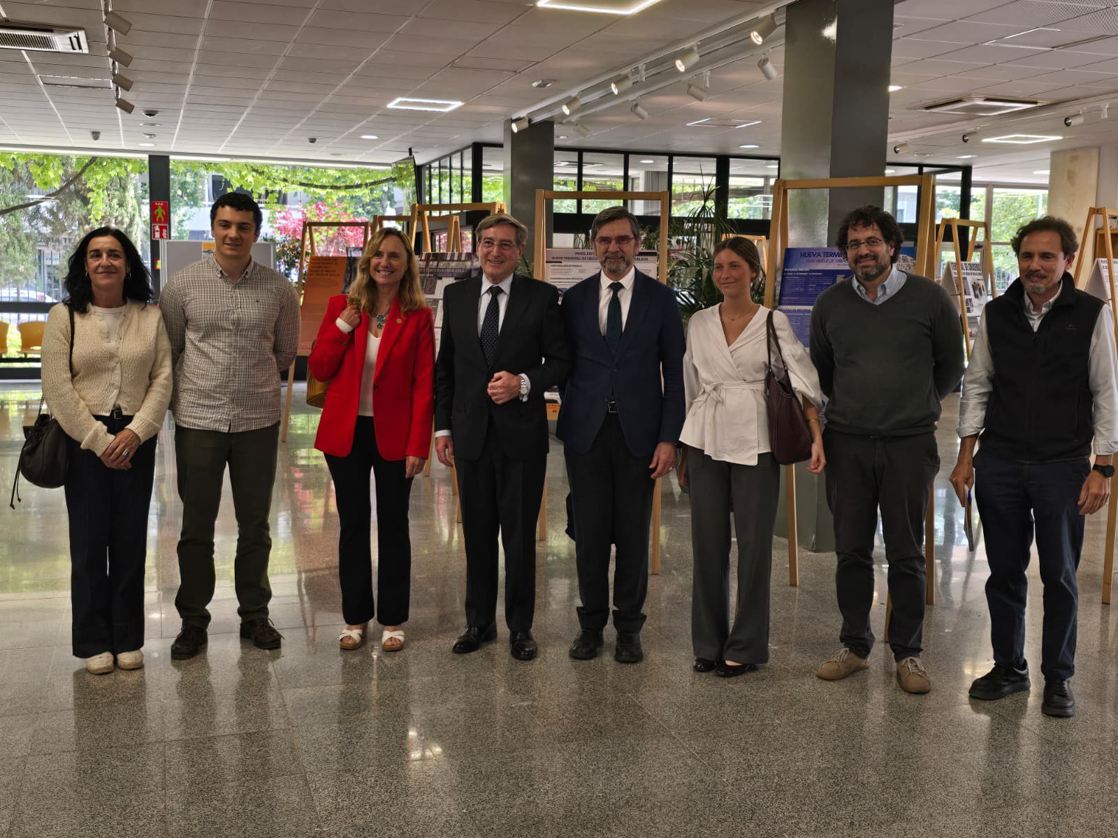 La ETSIE inaugura la exposición sobre la nueva terminal de cruceros en el muelle de Tablada