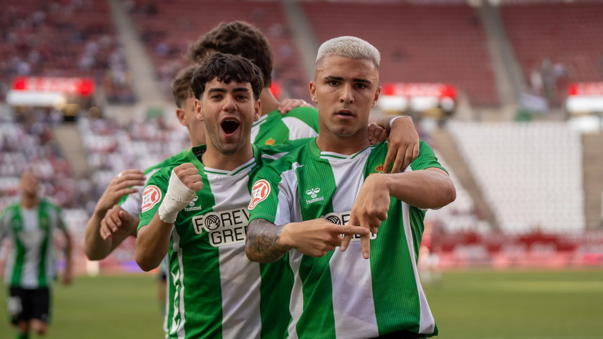 CRÓNICA | El Betis Deportivo, más vivo que nunca tras su victoria en Murcia (1-2)