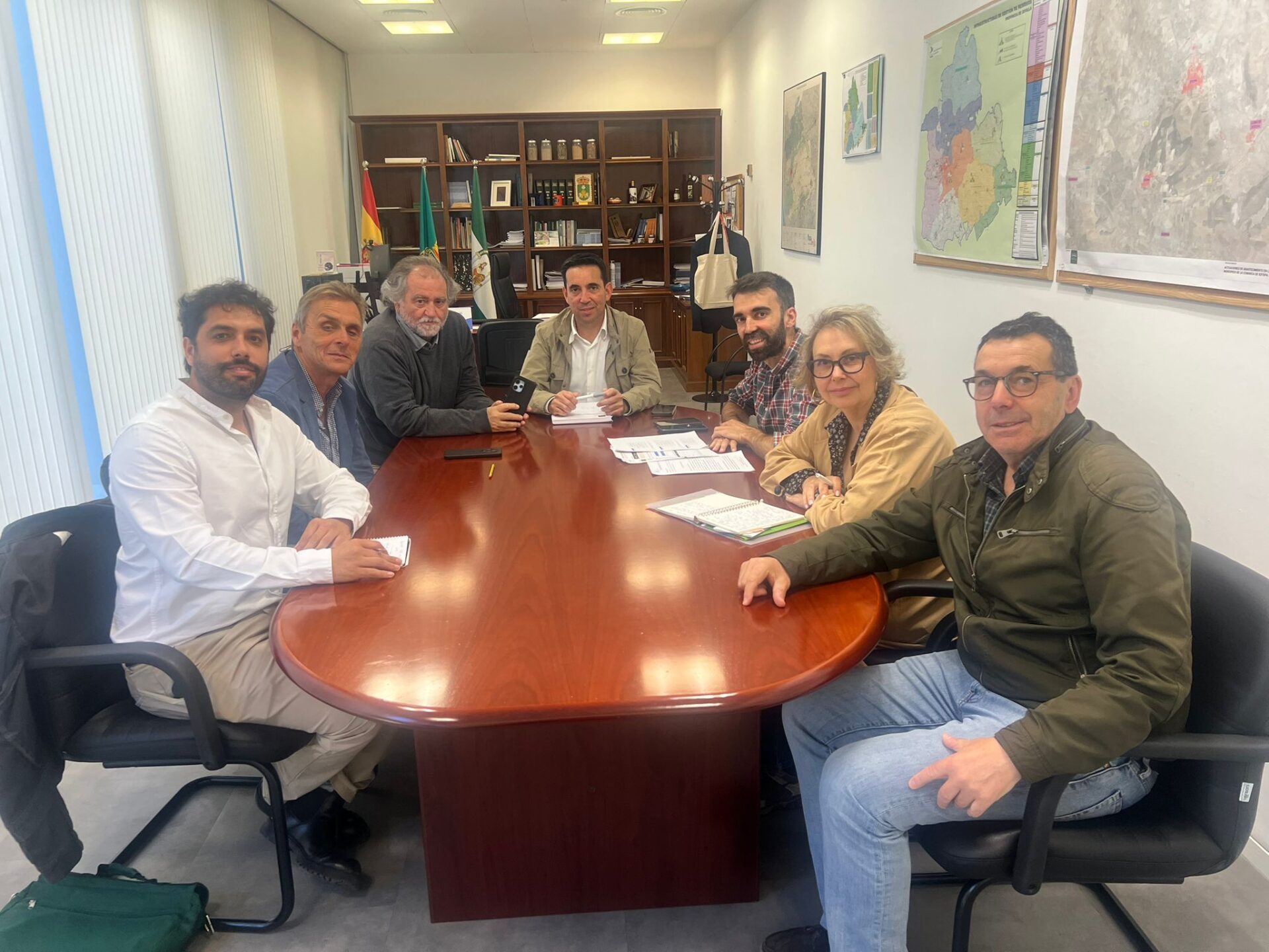 El diputado de Servicios Públicos Supramunicipales recibe a una representación de alcaldes de la Mancomunidad de Sierra Morena y al nuevo gerente