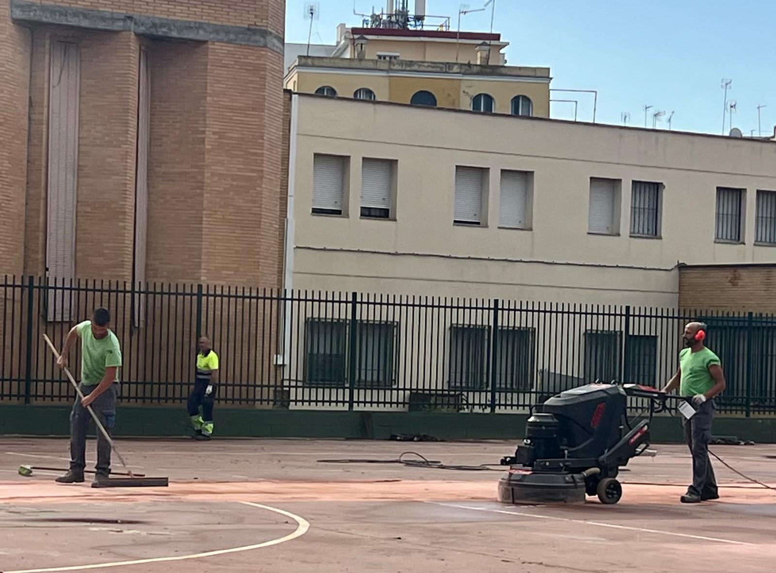 El Ayuntamiento inicia la segunda fase de las obras del Parque Manuel Garrido en La Barzola con la construcción de una nueva pista deportiva