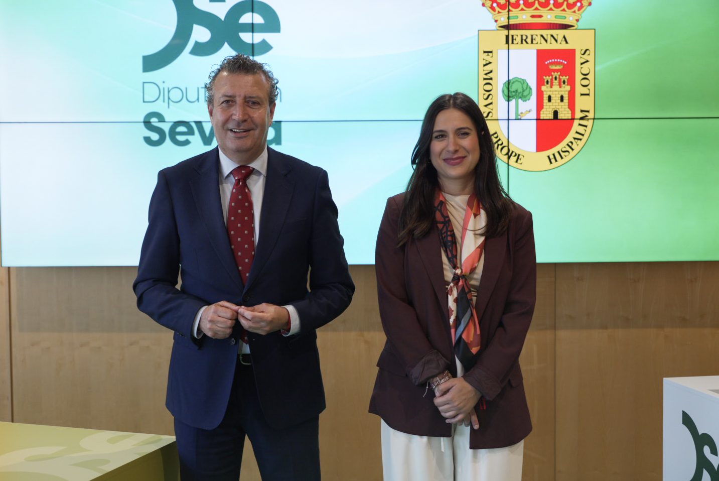Javier Fernández y María Tenorio coordinan las necesidades prioritarias de Gerena en su primer encuentro oficial