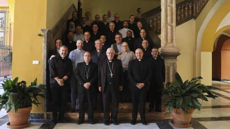 El Consejo de Arcipreste aborda el acompañamiento al clero en su último encuentro del curso