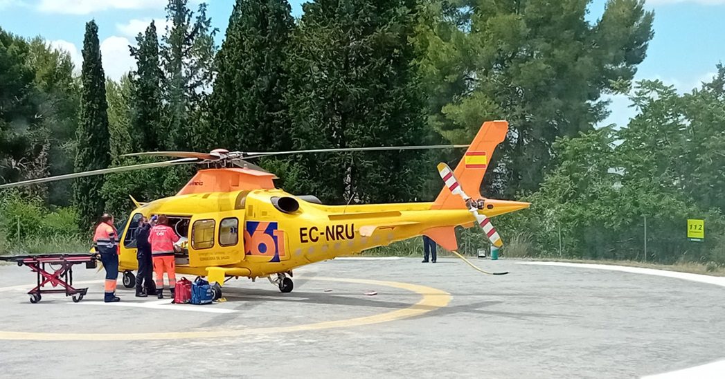 Evacuada una mujer en helicóptero tras caer por el hueco de una buhardilla en Lecrín (Granada)