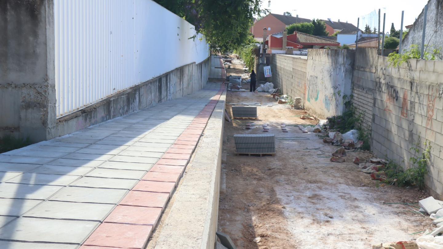 AVANZAN LAS OBRAS DE MEJORA EN PALOMARES DEL RÍO