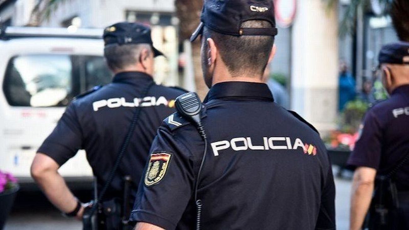 La Policía Nacional desarticula una organización criminal que facilitaba la regularización de migrantes mediante el uso de documentos falsos