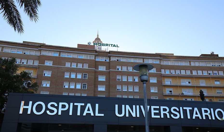 Cuatro heridos tras la salida de vía de un vehículo en Carmona