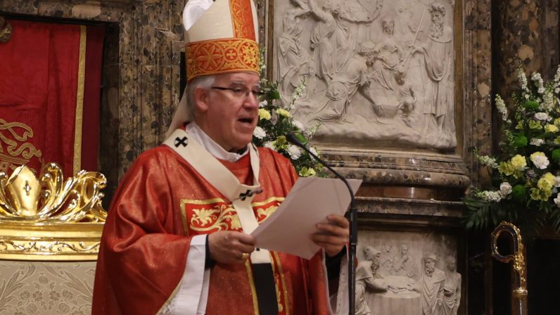 Mons. Saiz Meneses en la Vigilia de Pentecostés: «La Iglesia no se renueva con eslóganes, sino con santos»