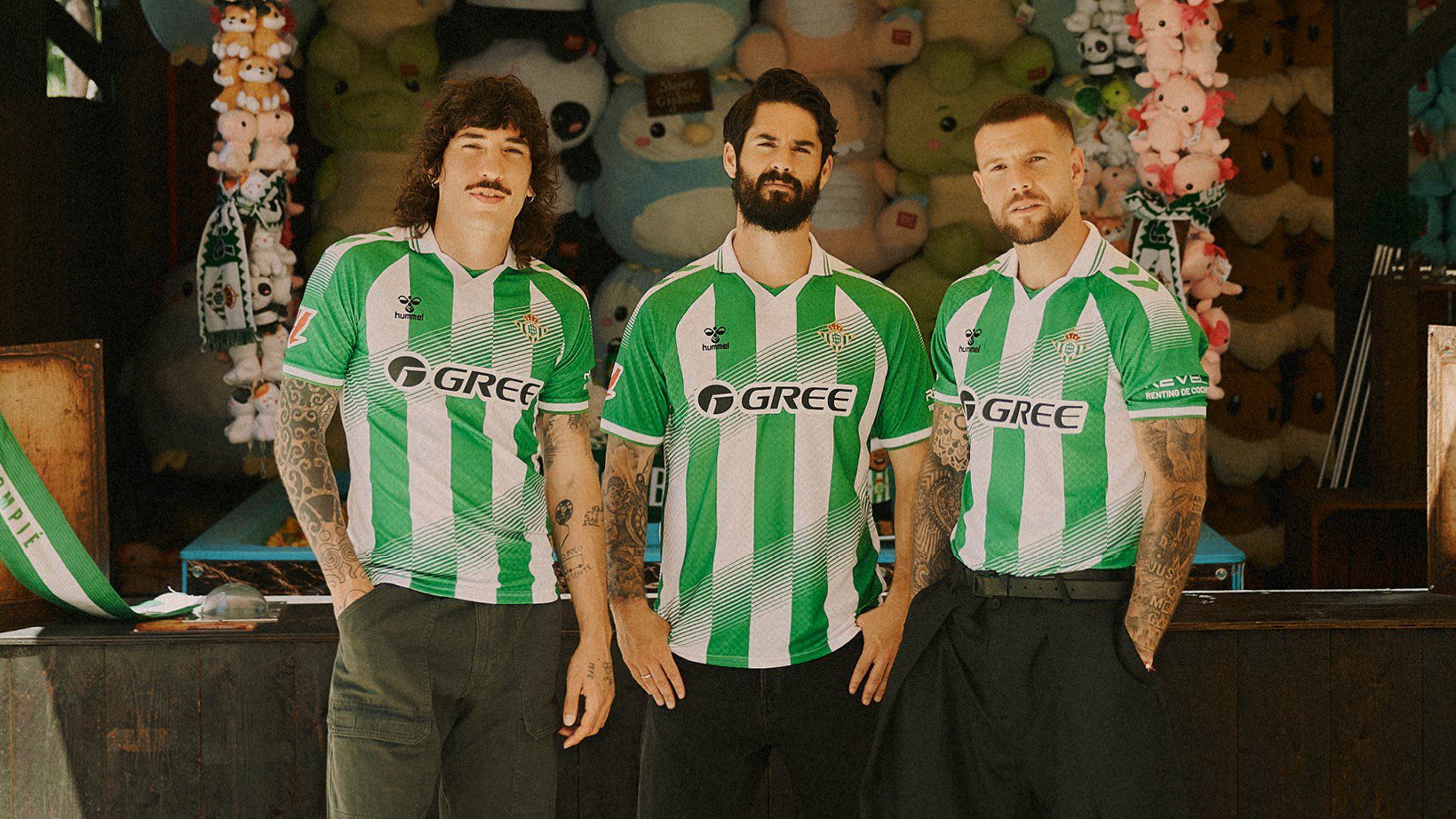 El Real Betis y hummel presentan la primera equipación de la temporada 2026/27
