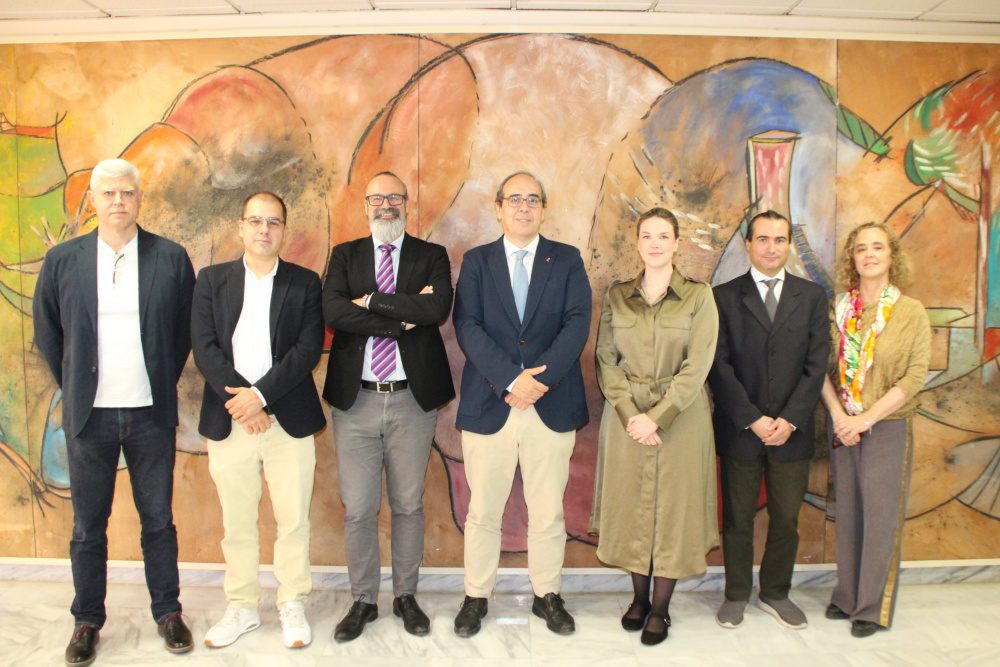 La US e Hitachi Energy crean una nueva Cátedra para impulsar la innovación en conversión de potencia y transición energética