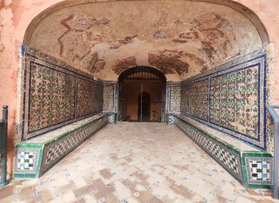 El Real Alcázar acomete trabajos de conservación en la azulejería de los Baños de Doña María de Padilla