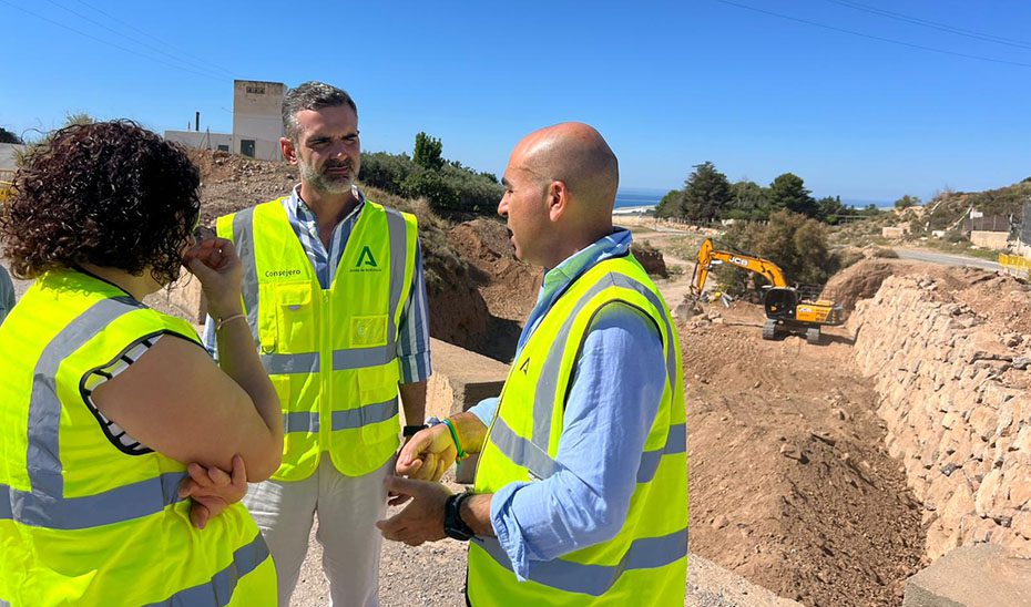 Avanzan las obras de emergencia en la rambla de los Infantes de Balanegra por los daños de las borrascas