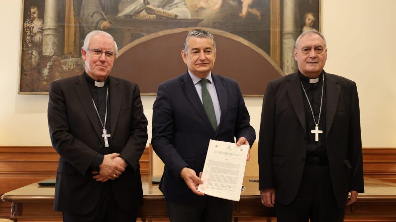Los Obispos del Sur y la Junta de Andalucía garantizan la asistencia religiosa en los centros hospitalarios públicos