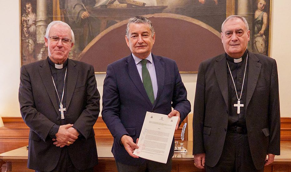 El SAS y los arzobispos de Andalucía garantizan la asistencia religiosa católica en los hospitales