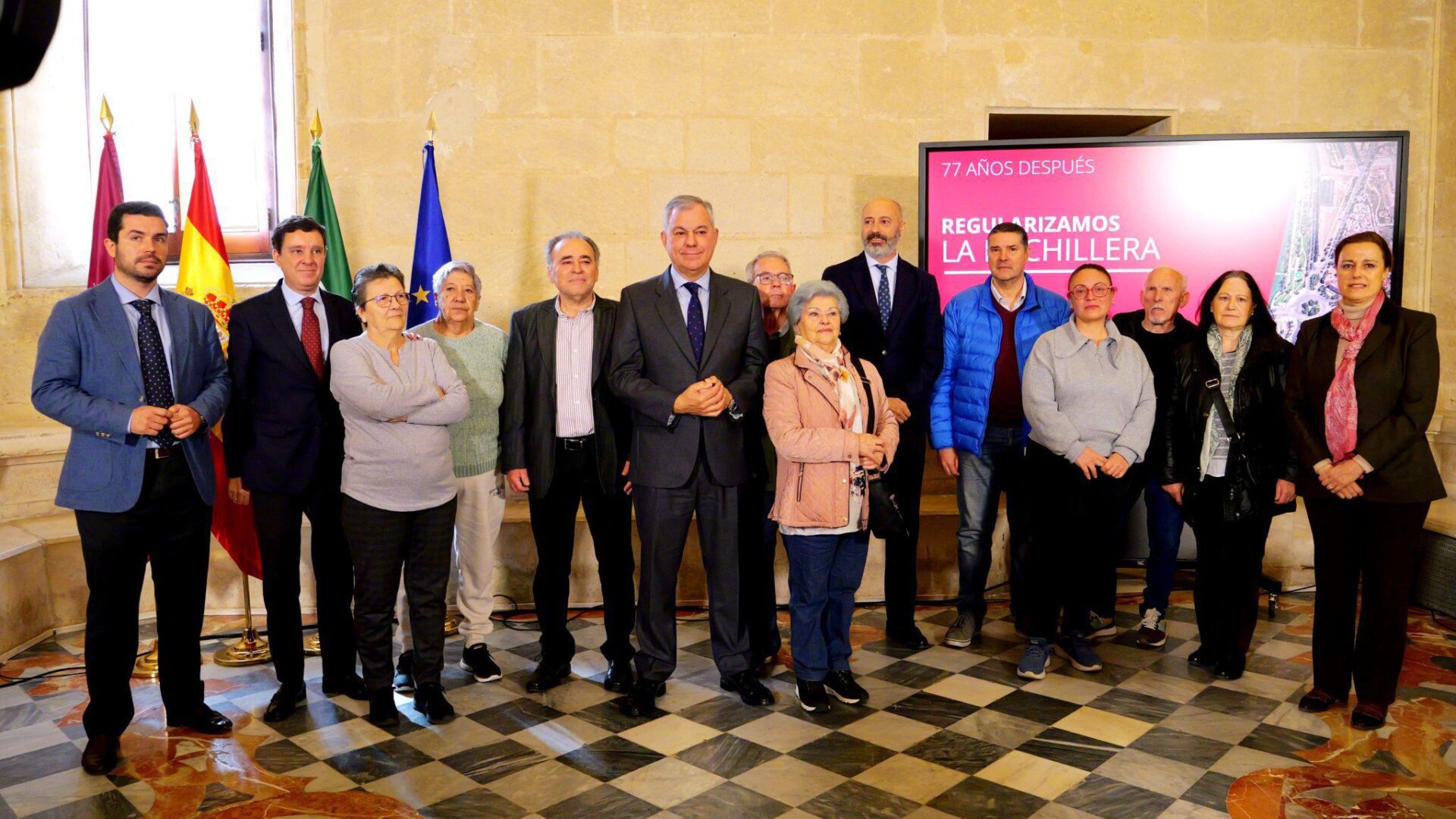 José Luis Sanz cumple su compromiso con los vecinos de La Bachillera y culmina la regularización de la titularidad de sus viviendas