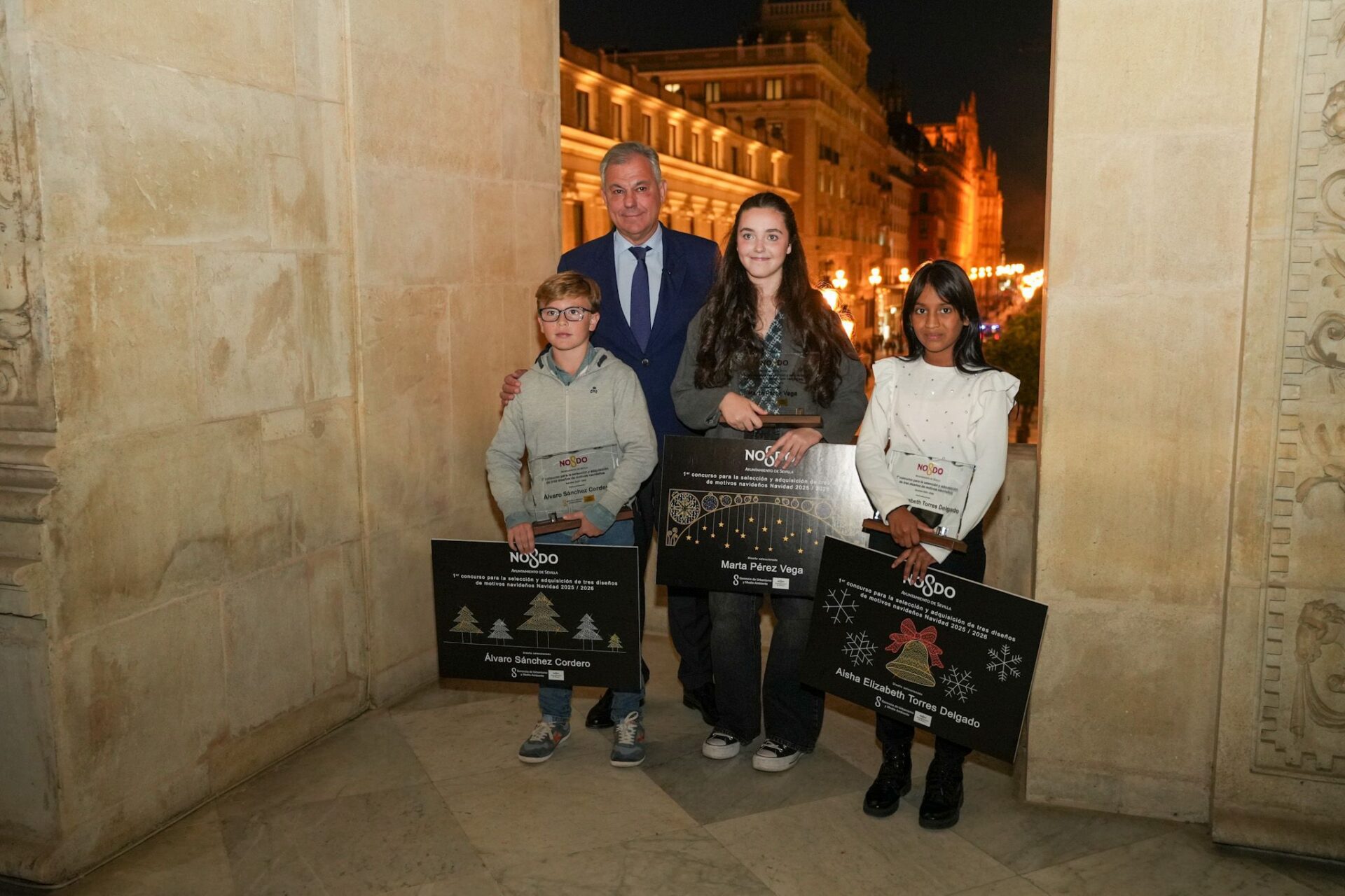 El Ayuntamiento convoca la segunda edición del concurso infantil de diseños navideños para iluminar las calles de Sevilla