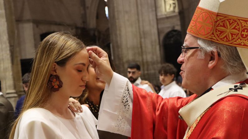 1.642 se confirmaron en la Catedral de Sevilla durante el mes de mayo